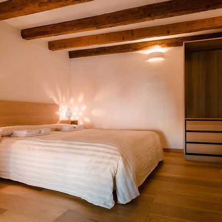Historical And Luxury Apartment Bologna Exterior photo